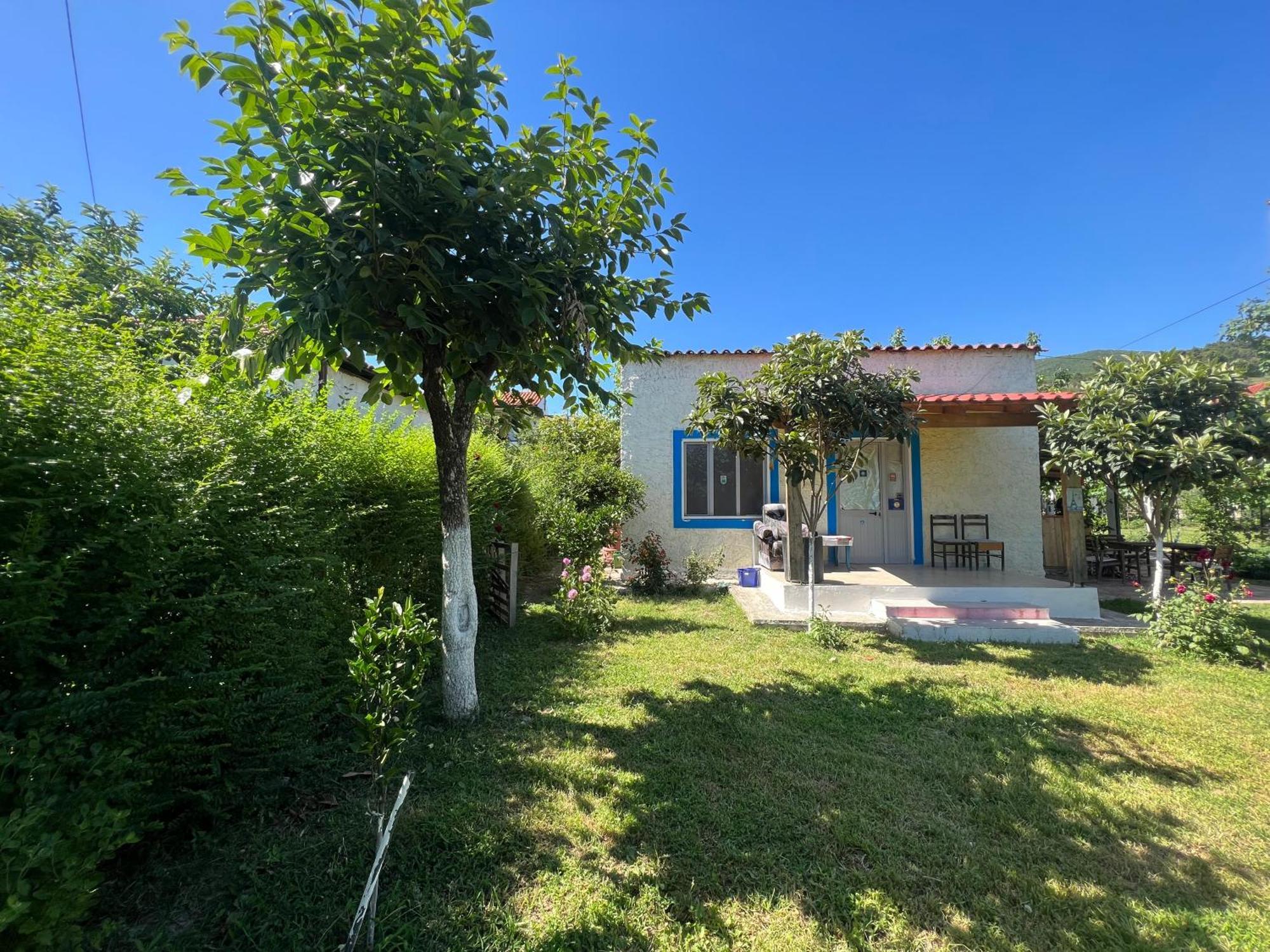 Elbasan Backpacker Hostel Екстер'єр фото