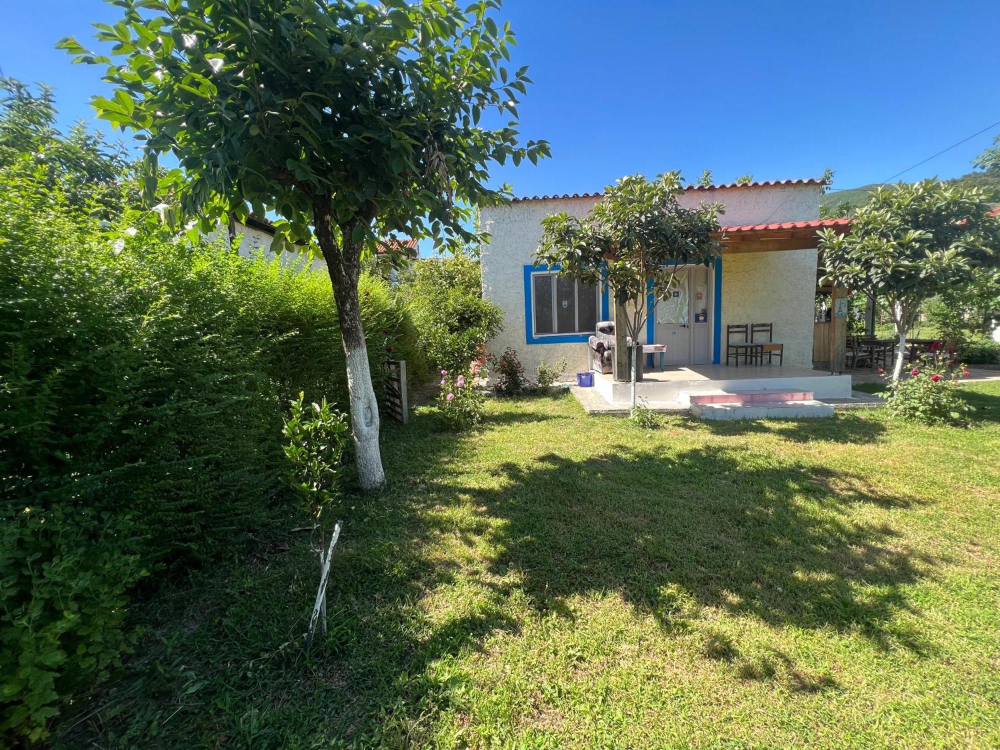 Elbasan Backpacker Hostel Екстер'єр фото