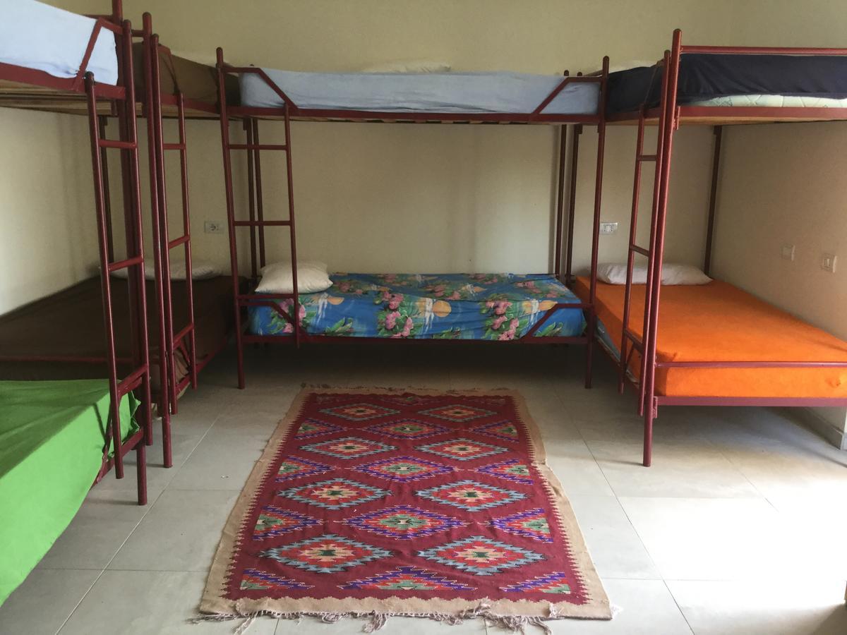 Elbasan Backpacker Hostel Екстер'єр фото
