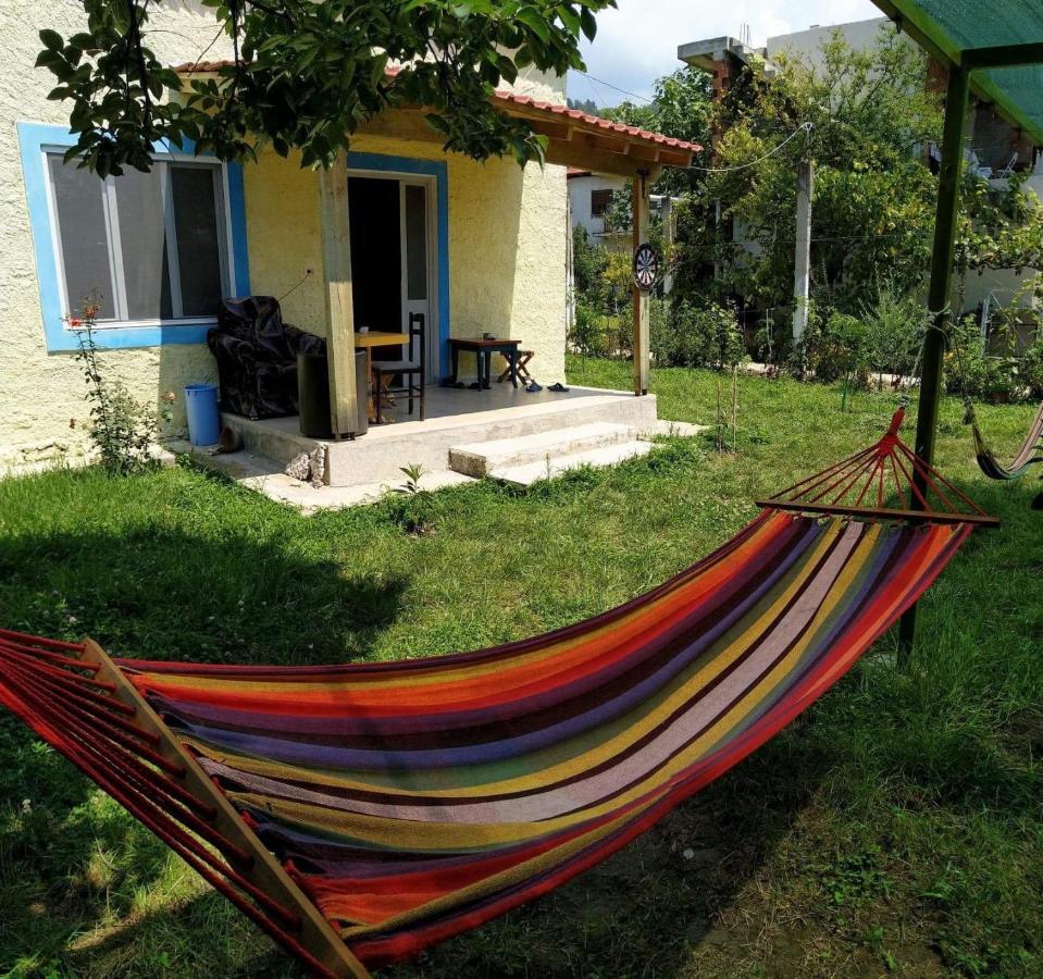Elbasan Backpacker Hostel Екстер'єр фото